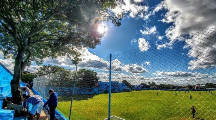 El club Resistencia entregará a un árbol carnet de socio y camiseta de fútbol