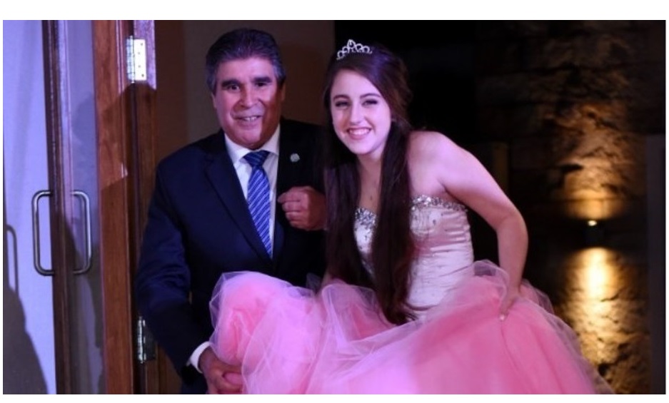 “Es un acto de personas nobles”: Abril, la niña que cumplió 15 años y entró a su fiesta con el papá de la nena que le donó el corazón