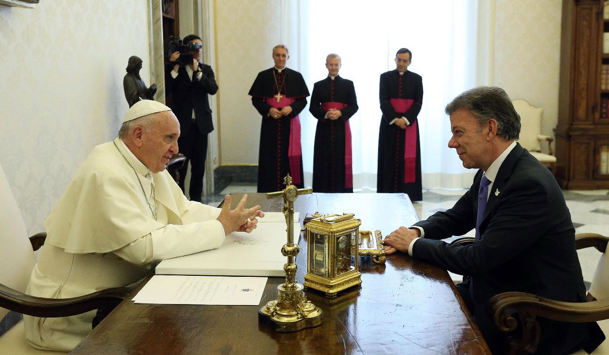 Colombia: Acuerdan cese al fuego bilateral en vísperas a la visita del Papa Francisco