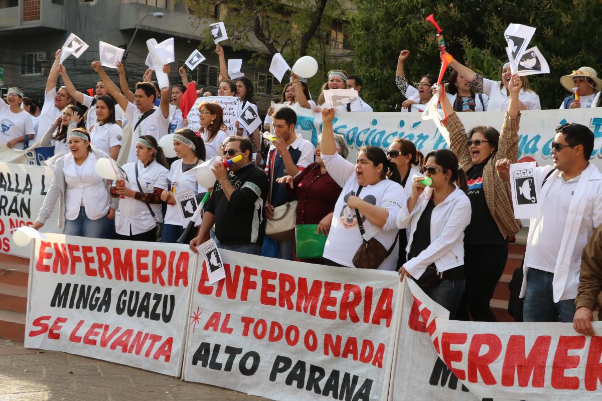 “Tenemos 4 mil enfermeras/os sin empleo”