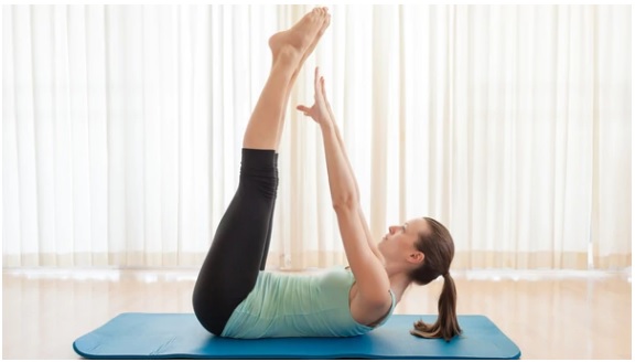 Estos son los 3 ejercicios más efectivos para marcar abdominales y eliminar “la pancita” y “los rollitos”