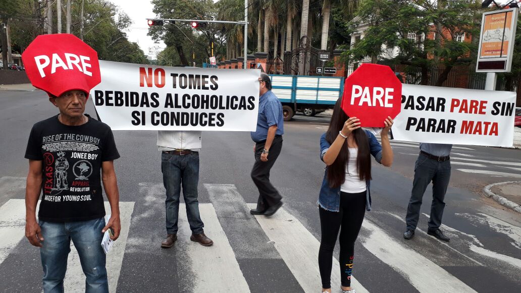 Realizan campaña de concienciación vial en Asunción