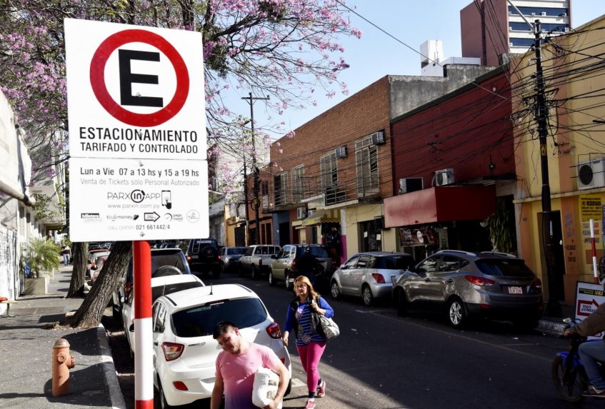 Analizan que la propia municipalidad se encargue del estacionamiento tarifado