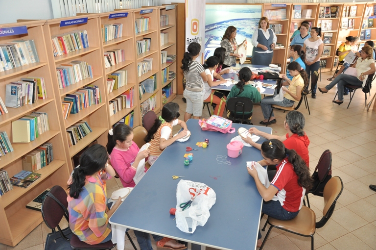 120 estudiantes participaron en curso de robótica de Itaipú