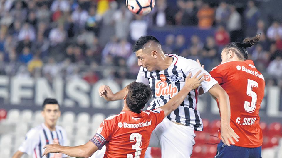 El gol de Tacuara hace historia en la Sudamericana