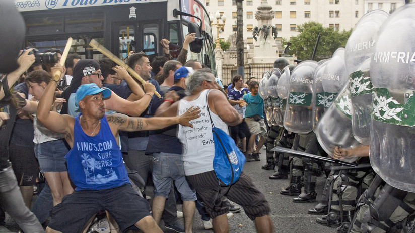 Ola de violencia se agolpó frente al Congreso argentino hoy