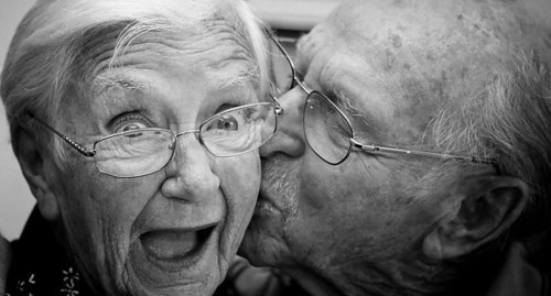 Investigación encuentra puntos comunes en ancianos que viven cerca de 100 años