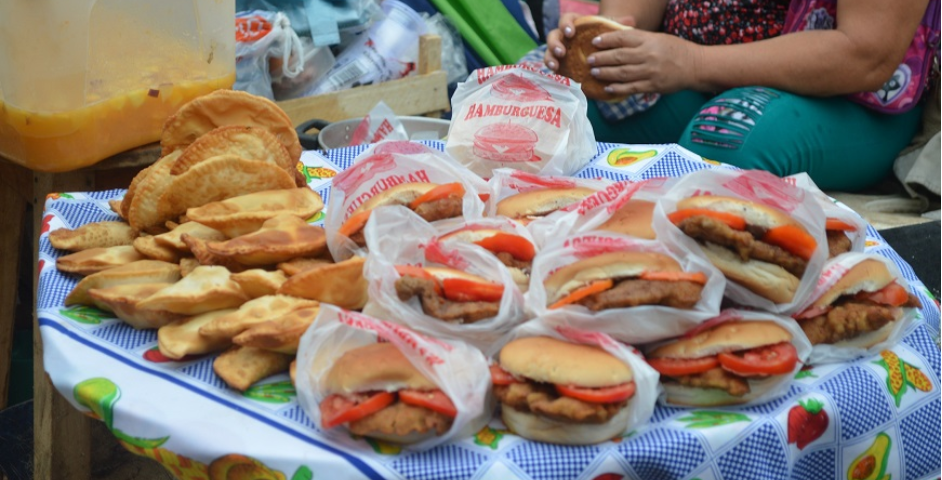 Atención con los alimentos en Caacupé