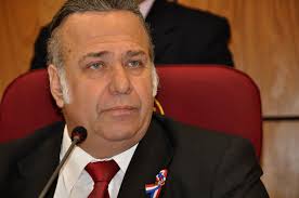 Senadores suspenden a González Daher y buscan sacarlo de su investidura