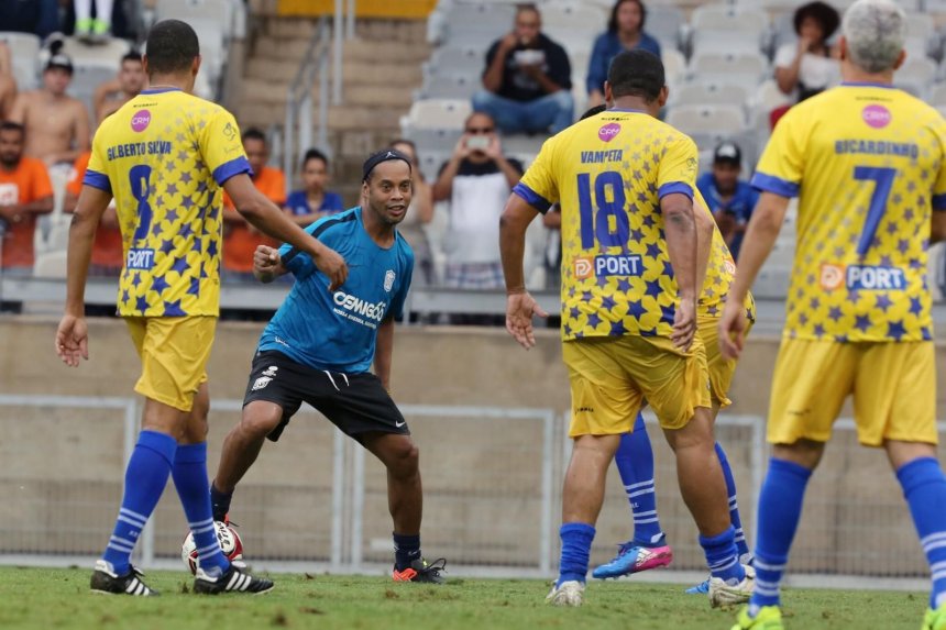 Ronaldinho reunió a los amigos del 2002