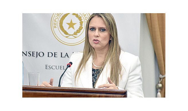 Rocío Vallejo a Javier Díaz Verón: “En su lugar renunciaría por una cuestión de ética y dignidad”