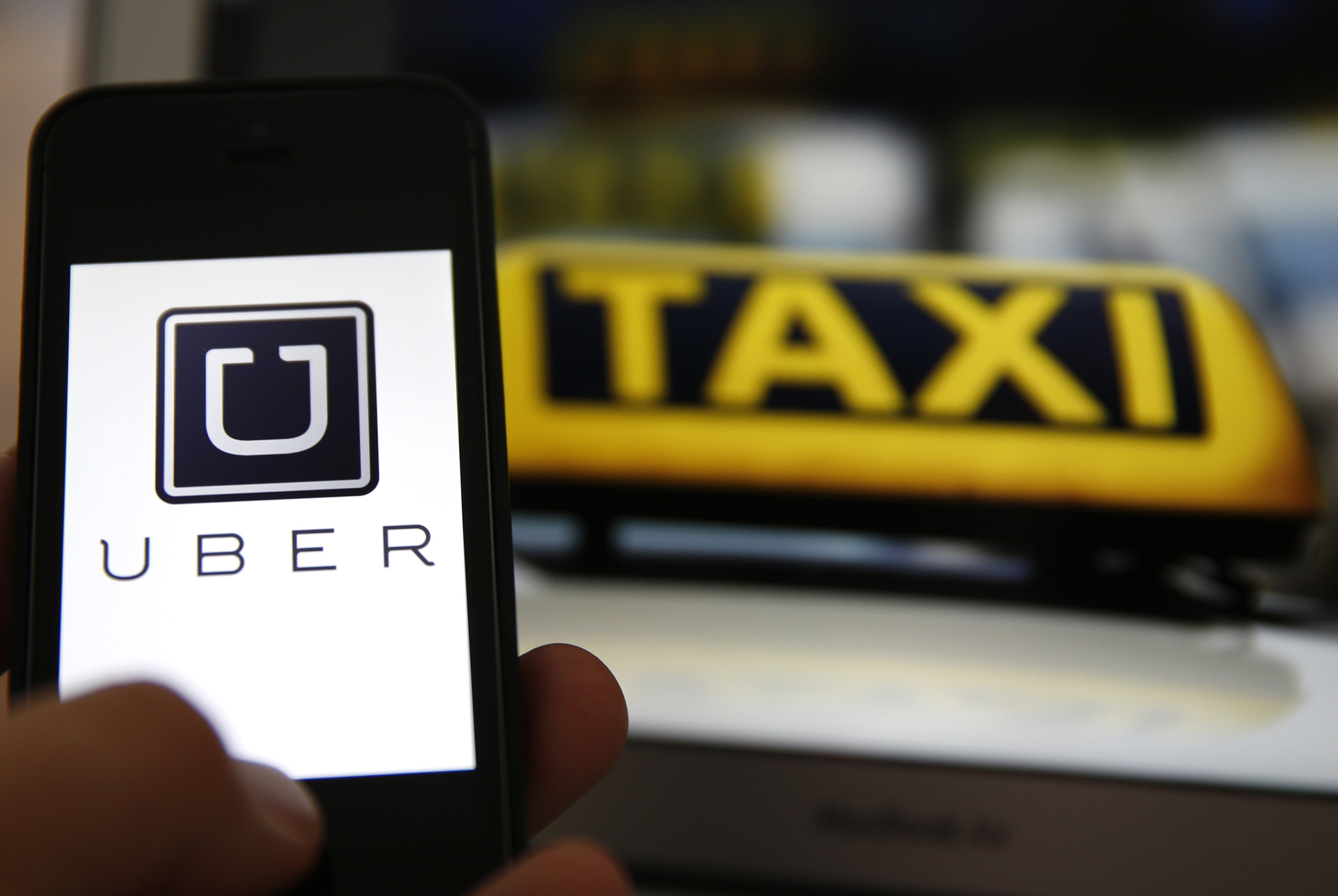 Uber: Los municipios deberían dar la habilitación para su funcionamiento, sostienen