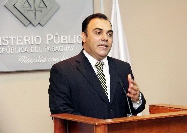 Díaz Verón no puede pedir permiso porque no existe esa figura, explican