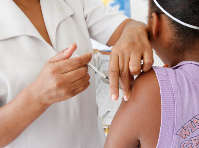 Exigen vacunación contra la fiebre amarilla para viajar al Brasil