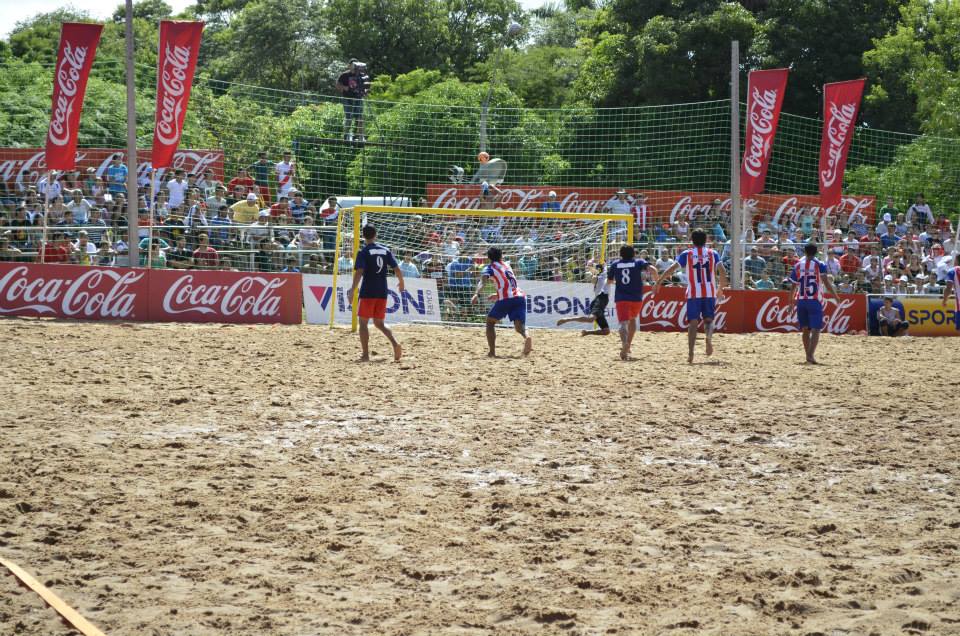 A orillas del “lago azul” se disputará el Campeonato Nacional de Fútbol de Playa