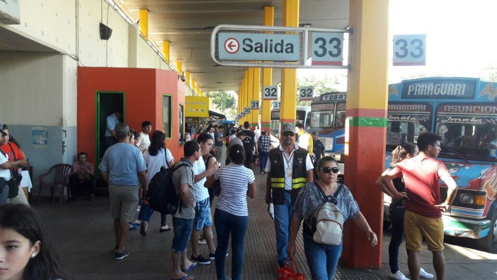 Hay menos pasajeros porque muchos no cobraron, explican en la Terminal