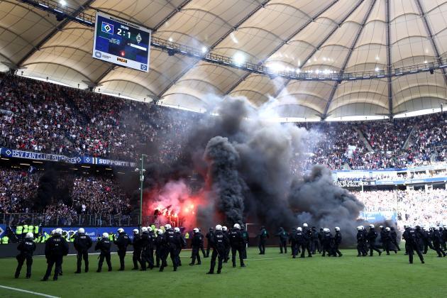 Caos en la Bundesliga: el Hamburgo descendió por primera vez en su historia y se generaron incidentes