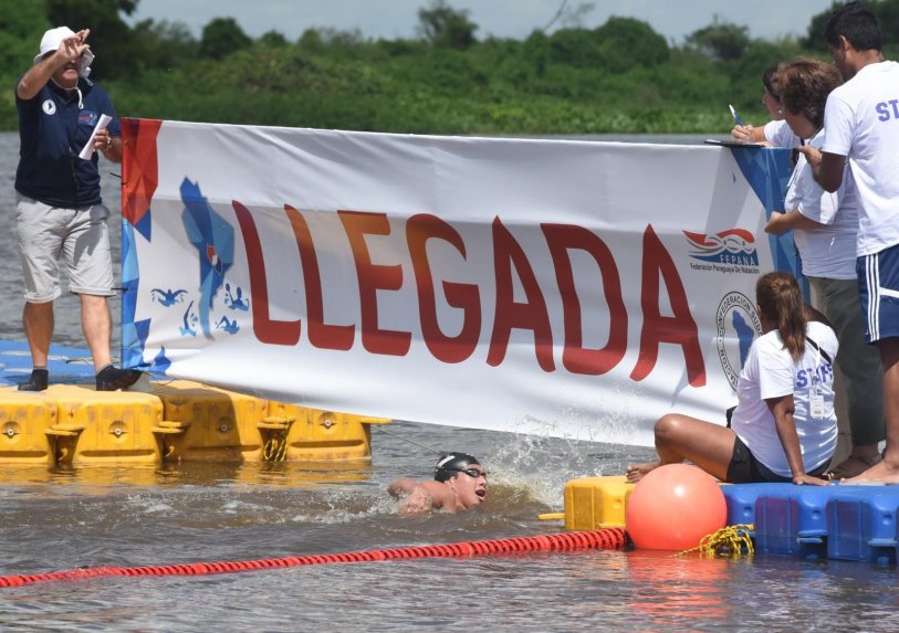 Clínicas de natación con certificación internacional