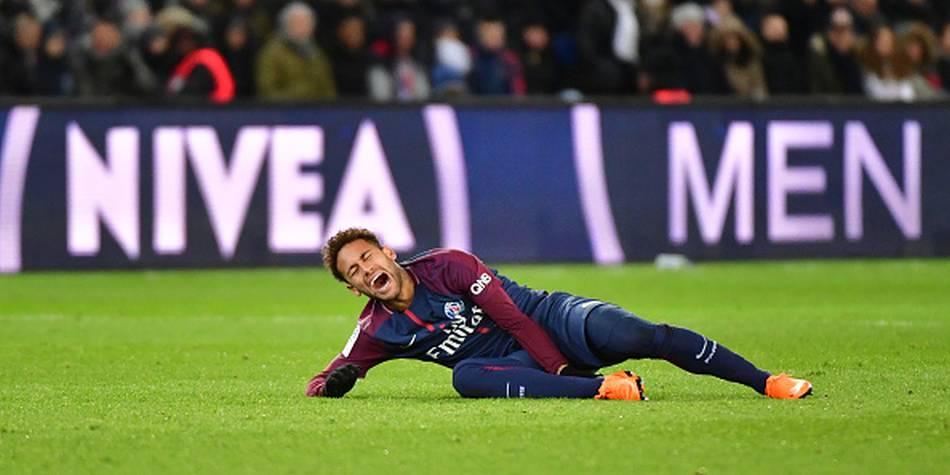 Neymar regresó a París para la última parte de su recuperación