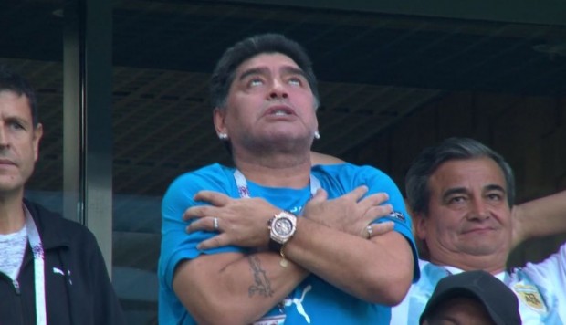 Memes de Maradona acaparan las redes