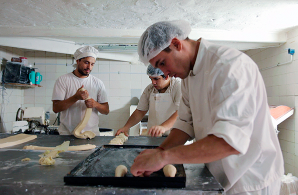 Realizan feria de empleo para el sector gastronómico con 100 vacancias