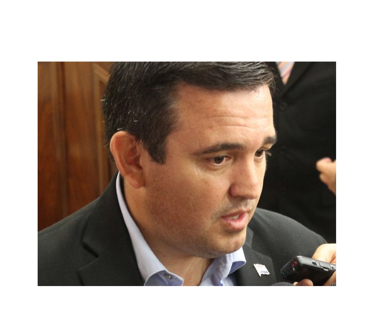 “Él juega en contra de los intereses del partido”: Convencionales de la ANR piden expulsión de Eduardo Petta