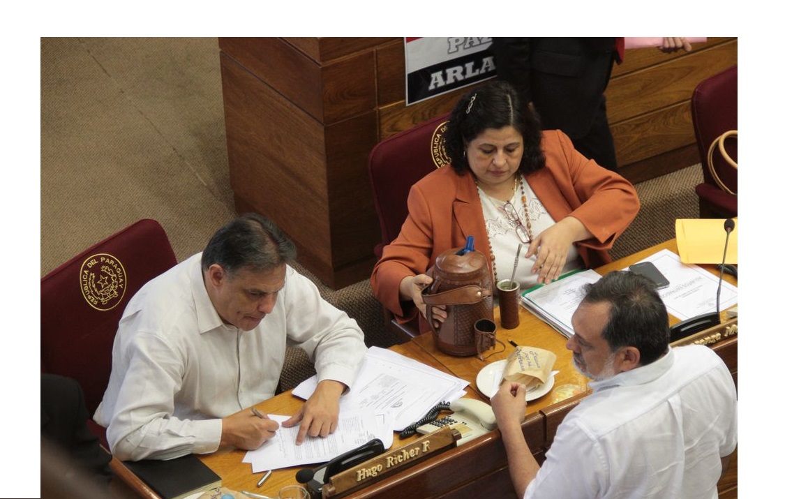 “El cartismo prostituyó la política más de lo que ya estaba”: Frente Guasu reitera posición contra senaduría activa de Cartes