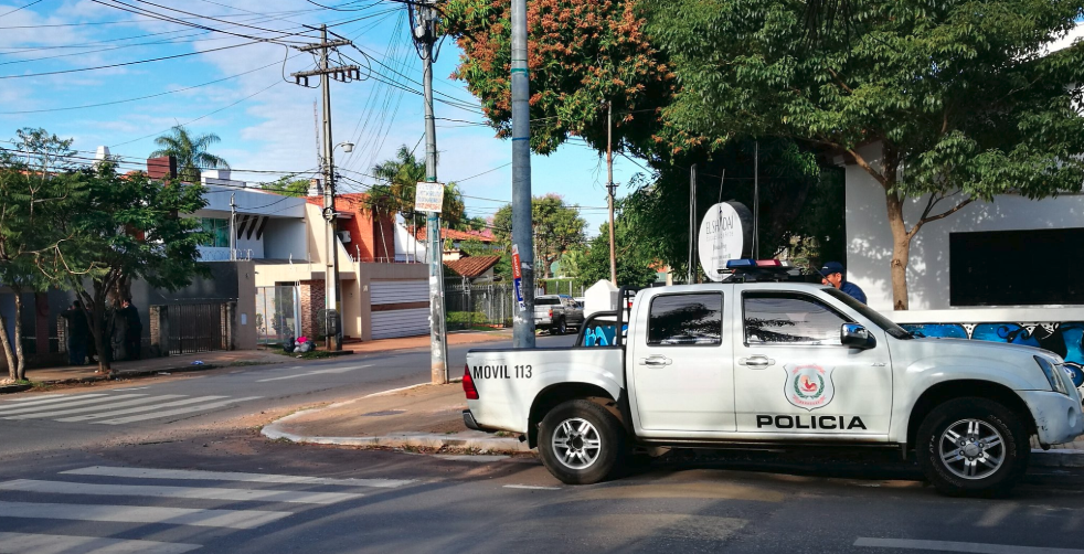 Violento asalto a pasos del banco
