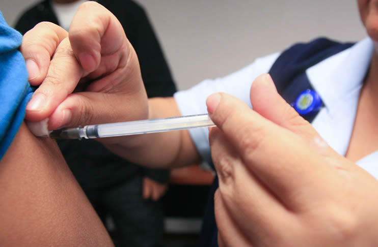 Investigarán por qué se produjeron atrasos en llegada de vacunas contra polio