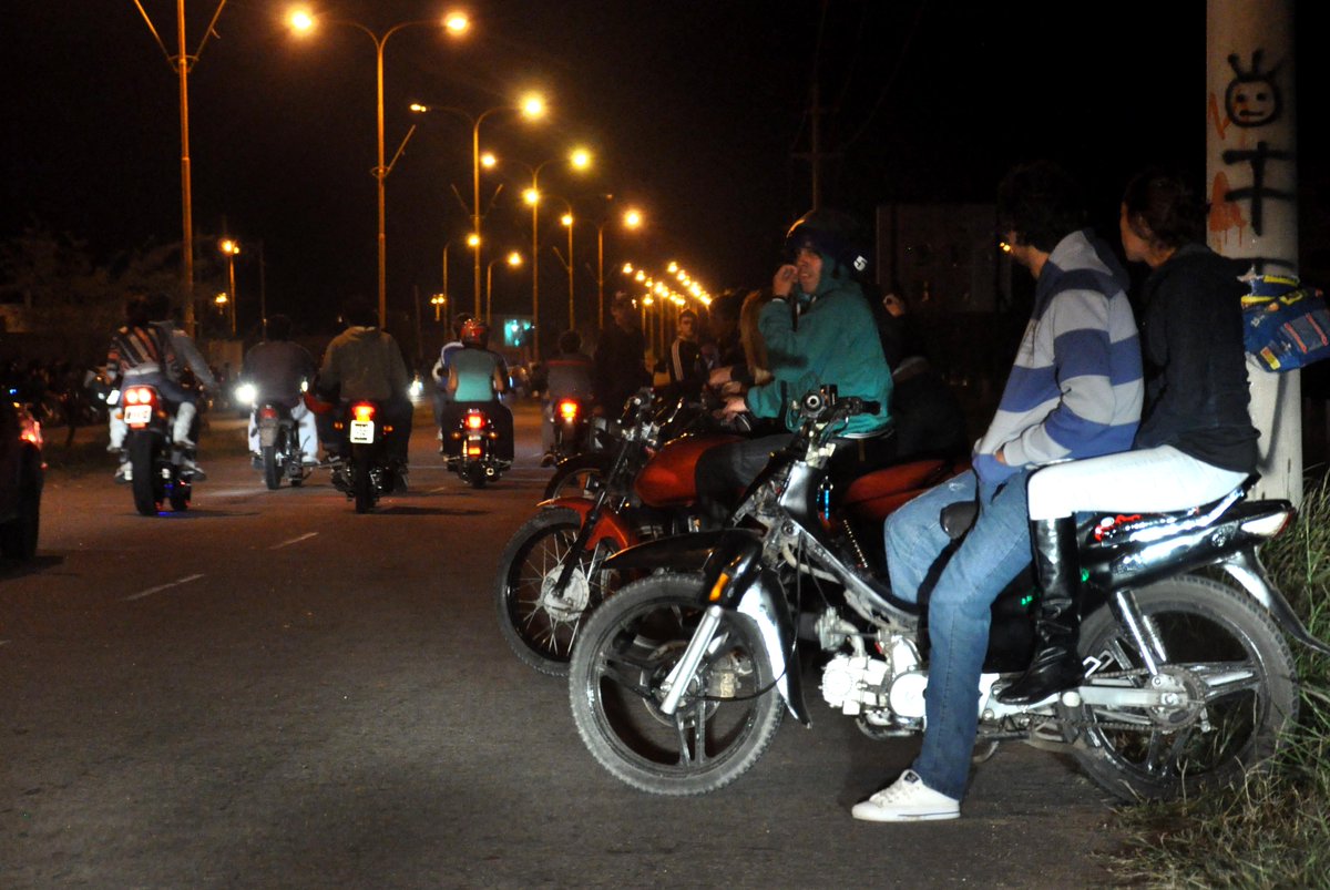 Concejal capitalino propone que solo una persona circule por moto durante las noches