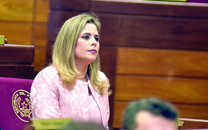 Abogada asegura que Kattya González es “financiada por fiscales y narcos”