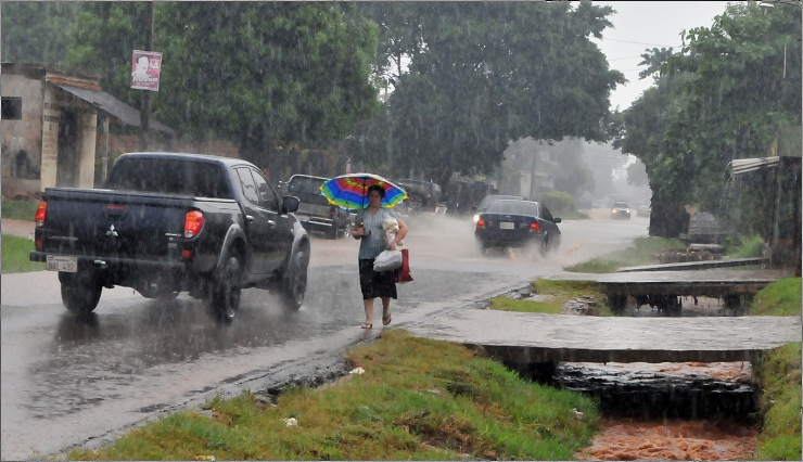 Anuncian martes lluvioso y con tormentas