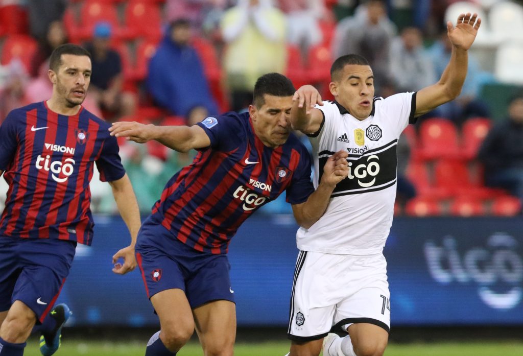 Olimpia y Cerro Porteño juegan supreclásico que puede definir tendencias