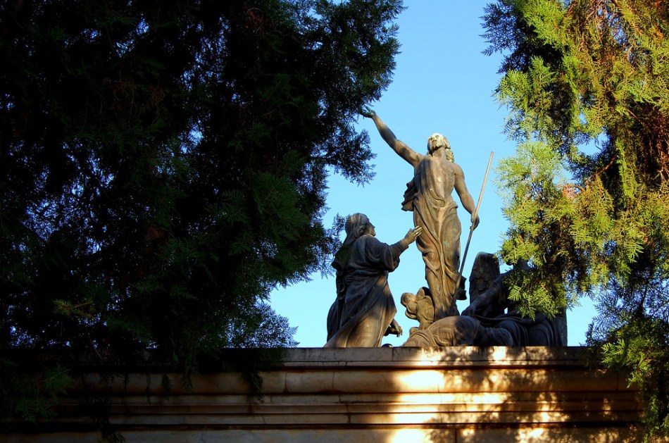 Hoy realizan tour nocturno en el Cementerio de la Recoleta