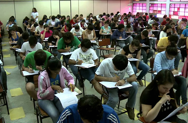 Itaipú confirma a más de 5.000 postulantes para 2.000 becas