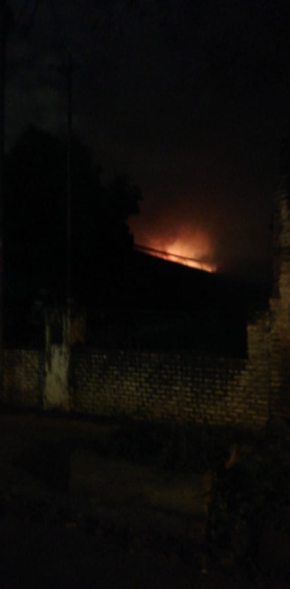 Bomberos controlaron incendio en depósito de Asunción
