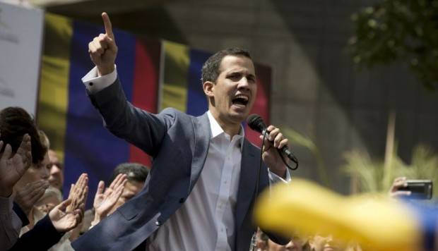 Horas decisivas en Venezuela: Titular de la Asamblea se autoproclama presidente de la República