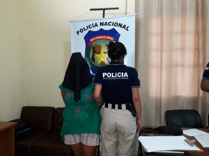 Detienen a mujer investigada por explotación sexual a su hija