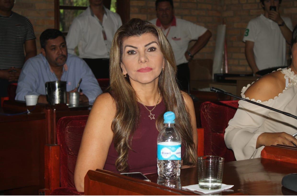 Perla de Cabral es nueva intendenta de Ciudad del Este