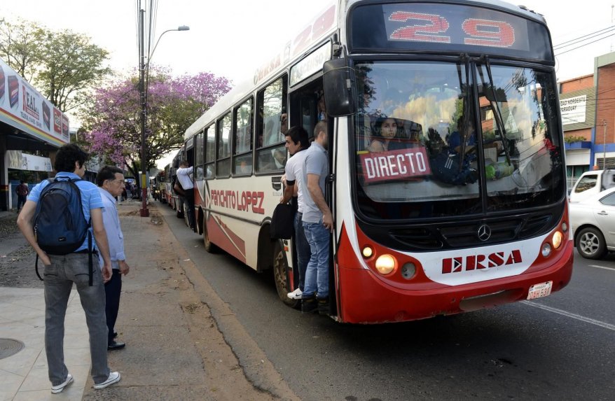 Gremio de choferes piden medidas para mejorar servicio de transporte 