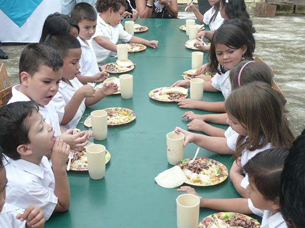 Ya empezaron las clases y en Alto Paraguay aún no hay merienda escolar