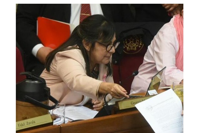 “La Constitución no dice que Paraguay es un Estado laico”, asegura senadora