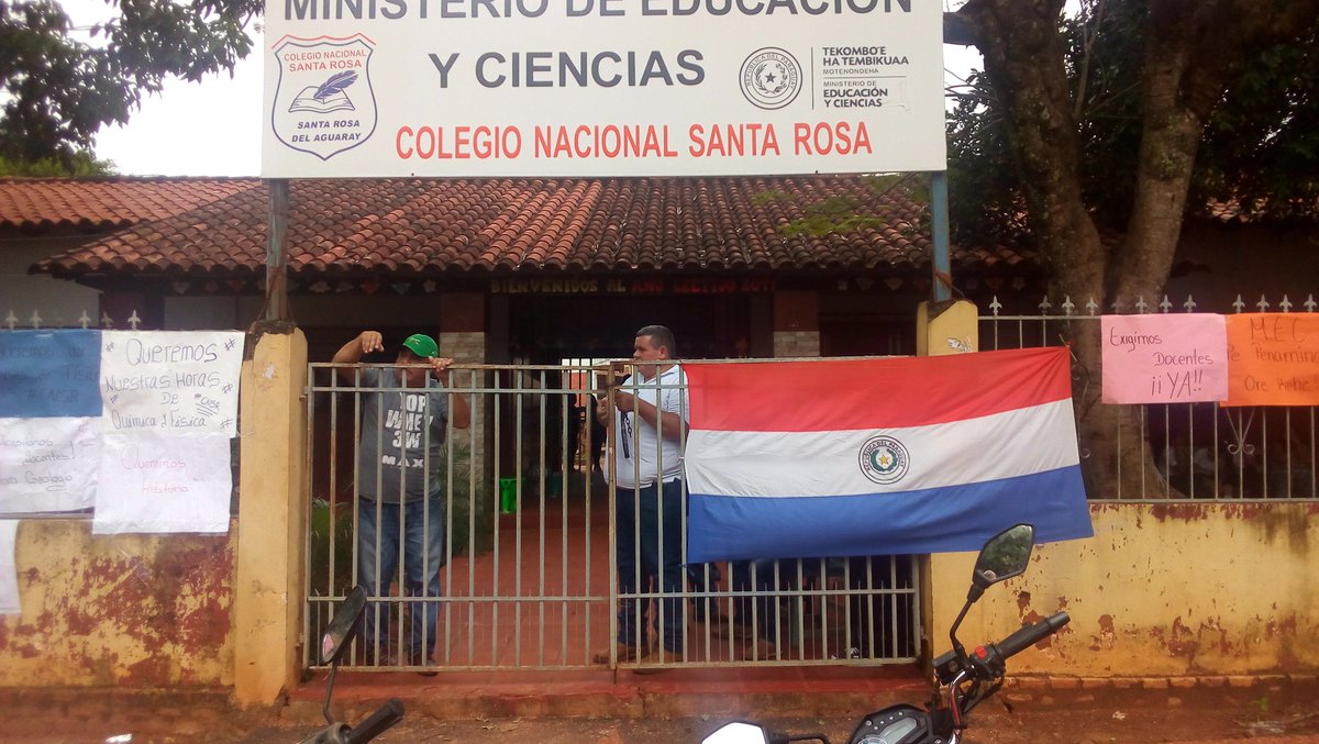 Toma de colegio en Santa Rosa del Aguaray