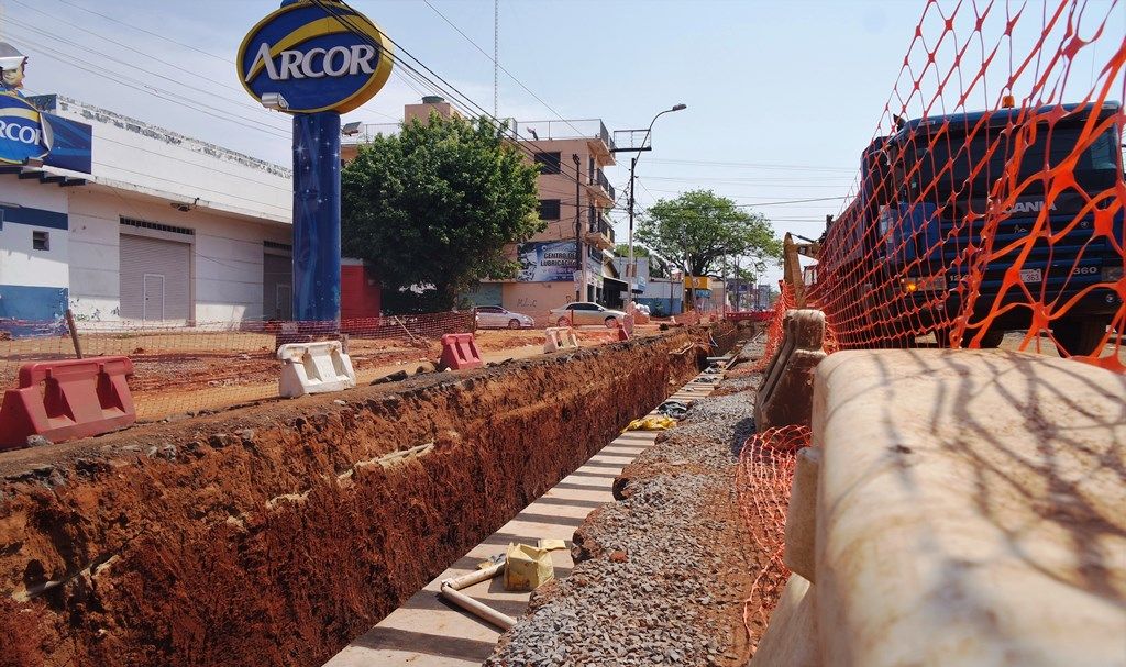 Buscan alternativas para continuar con obras del metrobús