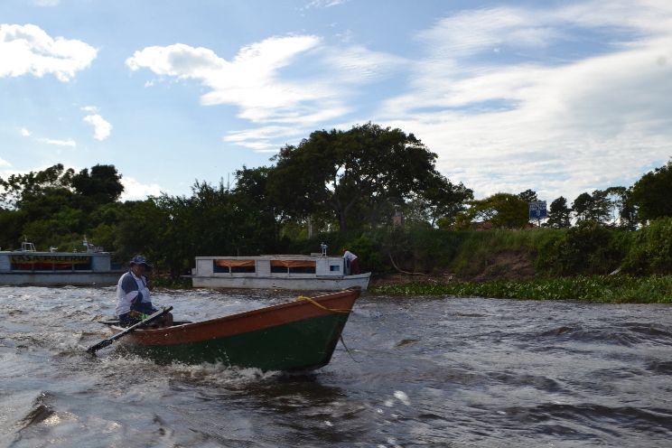 Pilar en alerta por subida de río 