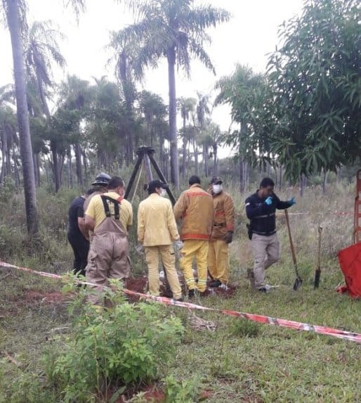 Terrible hallazgo: Asfixiaron y enterraron en una fosa a una joven en Itauguá