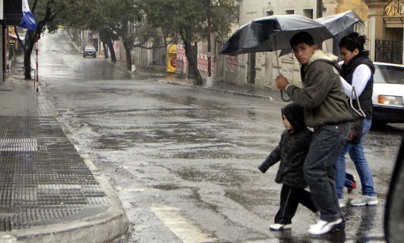 Domingo fresco y con lluvias dispersas, anuncia Meteorología