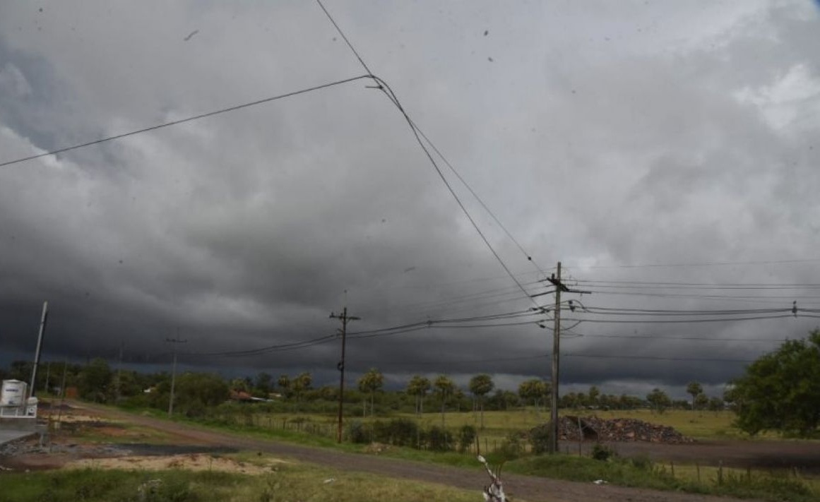 9 departamentos con alertas por lluvias y tormentas para este lunes