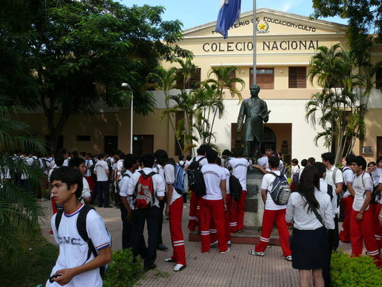 Alumnos toman instalaciones del ex CNC