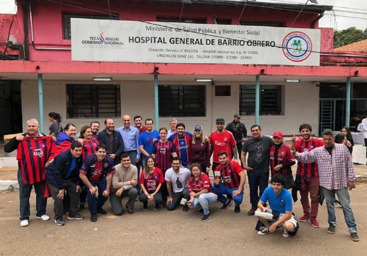 Hinchas de Cerro pintan el Hospital de Barrio Obrero